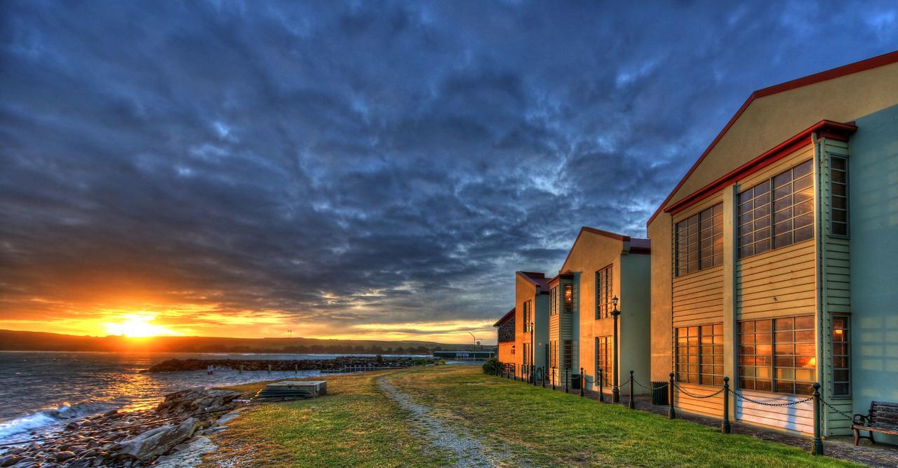Stanley Village Waterfront Accommodation Exterior foto