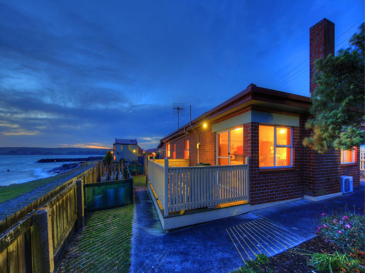 Stanley Village Waterfront Accommodation Exterior foto